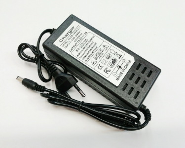 Зарядное устройство (модель HLDX-14630-217) 12 Вольт 3 Aмпера  фото